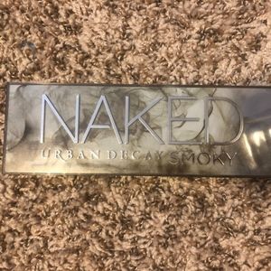 Naked Smoky Eyeshadow Palette